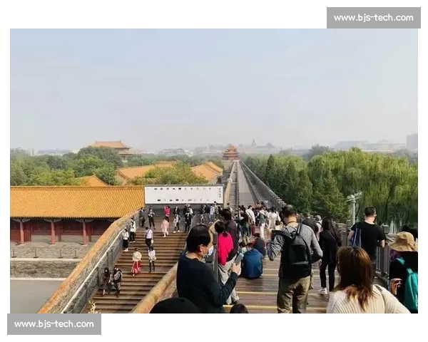 故宫特展排队超 10 小时?国宝热度下的 “守护” 与两难 故宫特展排队超 10 小时?国宝热度下的 “守护” 与两难