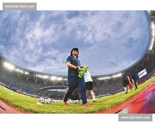 孩子省时练足球,爸妈安心追苏超 孩子省时练足球,爸妈安心追苏超